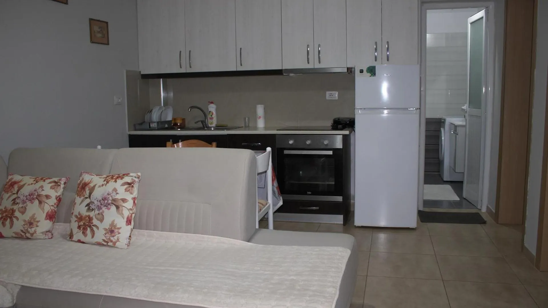 Villa Luiza Sarande 0*,  Albania